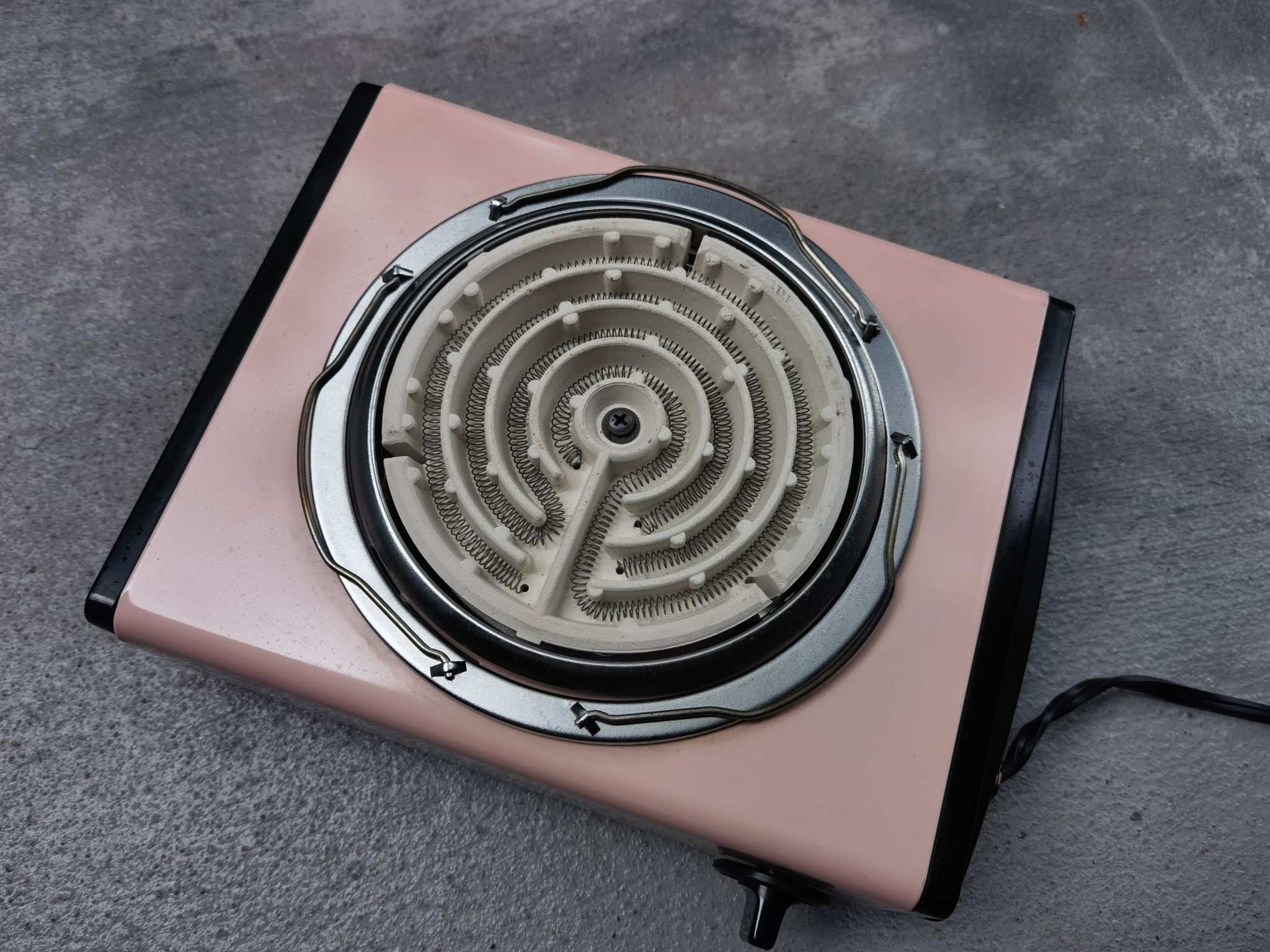 已出 东芝粉色电炉